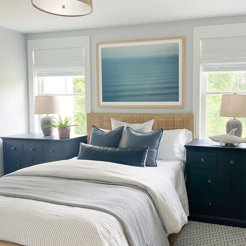 Coastal Bedroom Decor That Shows Coastal Beauty
