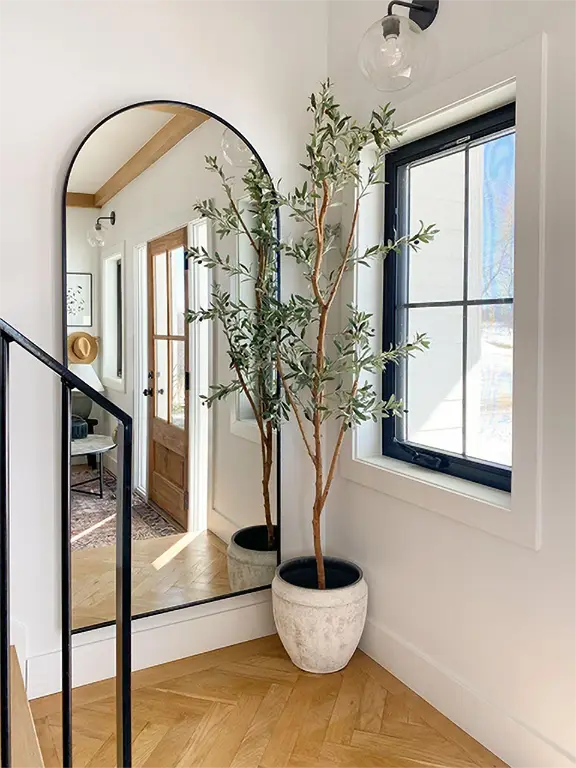 Staircase Wall Decor Ideas